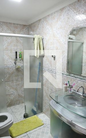 Casa à venda com 260m², 4 quartos e 5 vagasBanheiro da Suíte 1