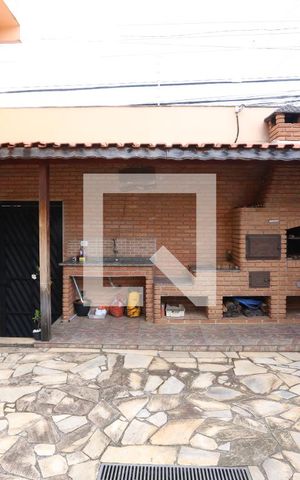 Casa à venda com 260m², 4 quartos e 5 vagasChurrasqueira