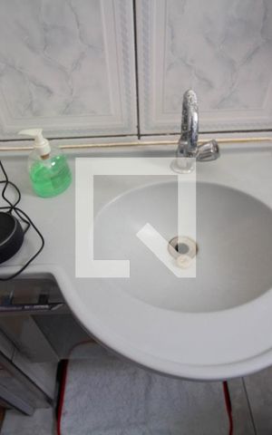 Casa à venda com 300m², 4 quartos e 2 vagas Casa à venda com 300m², 4 quartos e 2 vagasBanheiro 1