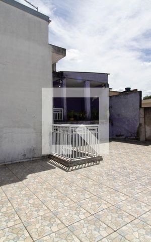 Casa à venda com 300m², 4 quartos e 2 vagas Casa à venda com 300m², 4 quartos e 2 vagasTerraço