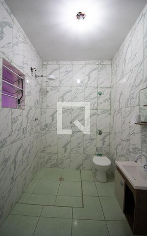 Casa à venda com 300m², 4 quartos e 2 vagas Casa à venda com 300m², 4 quartos e 2 vagasBanheiro