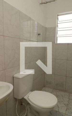 Casa para alugar com 45m², 1 quarto e sem vagaBanheiro