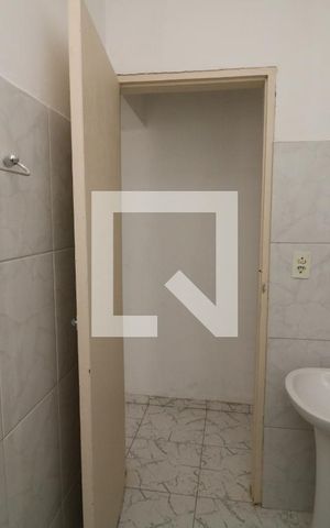 Casa para alugar com 45m², 1 quarto e sem vagaBanheiro
