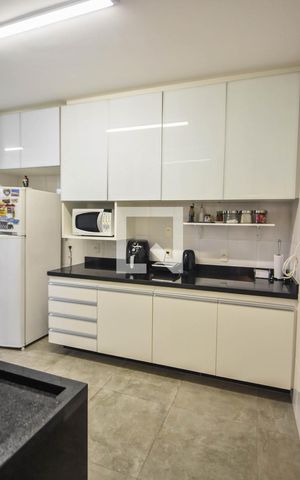 Apartamento à venda com 128m², 3 quartos e 2 vagasCozinha 