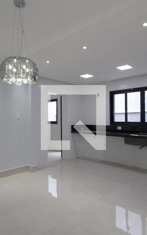 Casa para alugar com 374m², 5 quartos e 4 vagasCozinha
