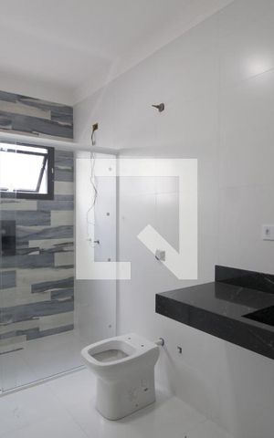 Casa para alugar com 374m², 5 quartos e 4 vagasBanheiro