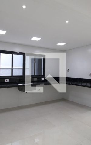 Casa para alugar com 374m², 5 quartos e 4 vagasCozinha