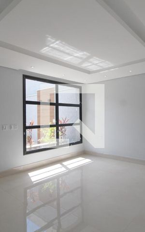 Casa para alugar com 374m², 5 quartos e 4 vagasSala
