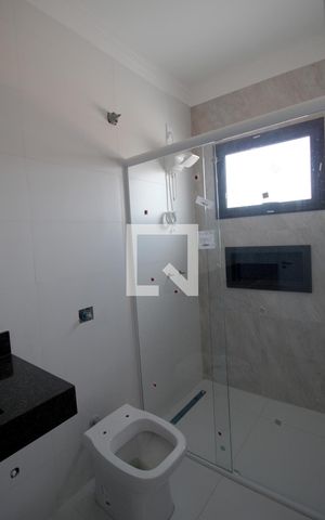 Casa para alugar com 374m², 5 quartos e 4 vagasBanheiro da Suíte