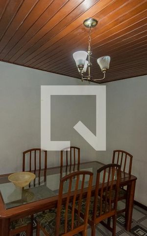 Casa à venda com 384m², 5 quartos e 4 vagas Casa à venda com 384m², 5 quartos e 4 vagasCopa