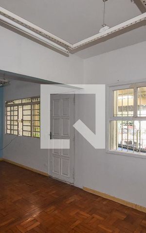 Casa para alugar com 200m², 3 quartos e 2 vagas Casa para alugar com 200m², 3 quartos e 2 vagasSala