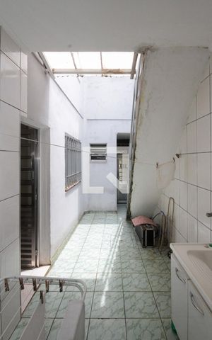 Casa à venda com 220m², 3 quartos e 2 vagas Casa à venda com 220m², 3 quartos e 2 vagasÁrea de Serviço