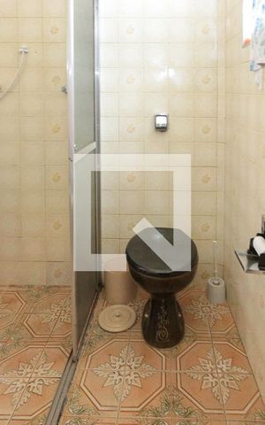 Casa à venda com 220m², 3 quartos e 2 vagas Casa à venda com 220m², 3 quartos e 2 vagasBanheiro Social