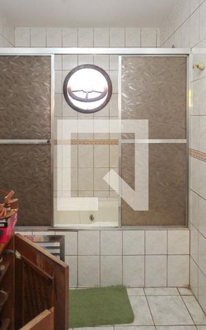 Casa à venda com 220m², 3 quartos e 2 vagas Casa à venda com 220m², 3 quartos e 2 vagasBanheiro da Suíte