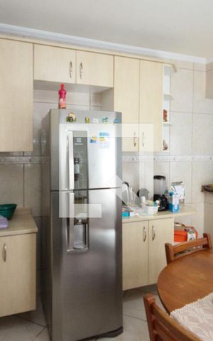 Casa à venda com 220m², 3 quartos e 2 vagas Casa à venda com 220m², 3 quartos e 2 vagasCozinha