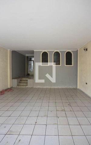 Casa à venda com 220m², 3 quartos e 2 vagas Casa à venda com 220m², 3 quartos e 2 vagasGaragem