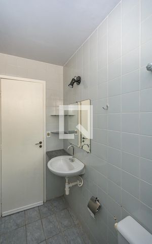 Apartamento à venda com 75m², 2 quartos e 1 vaga Apartamento à venda com 75m², 2 quartos e 1 vagaBanheiro Social