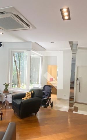 Casa de condomínio para alugar com 450m², 3 quartos e 4 vagasSala