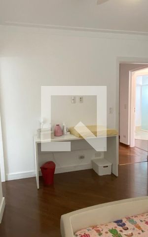 Casa de condomínio para alugar com 450m², 3 quartos e 4 vagasSuíte 2