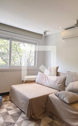 Casa de condomínio para alugar com 450m², 3 quartos e 4 vagasSala de TV