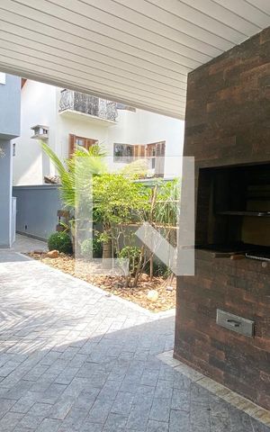 Casa de condomínio para alugar com 450m², 3 quartos e 4 vagasChurrasqueira