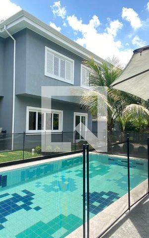 Casa de condomínio para alugar com 450m², 3 quartos e 4 vagasPiscina