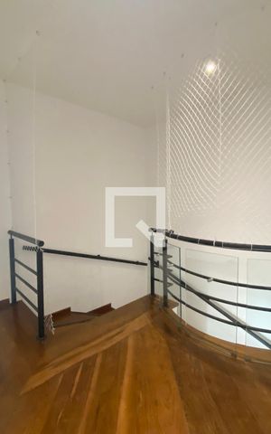 Casa de condomínio para alugar com 450m², 3 quartos e 4 vagasHall