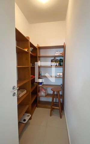 Casa de condomínio para alugar com 450m², 3 quartos e 4 vagasDespensa