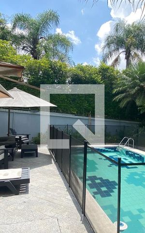 Casa de condomínio para alugar com 450m², 3 quartos e 4 vagasPiscina