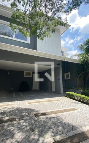 Casa de condomínio para alugar com 450m², 3 quartos e 4 vagasFachada