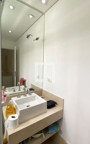 Casa de condomínio para alugar com 450m², 3 quartos e 4 vagasBanheiro da Suíte 2