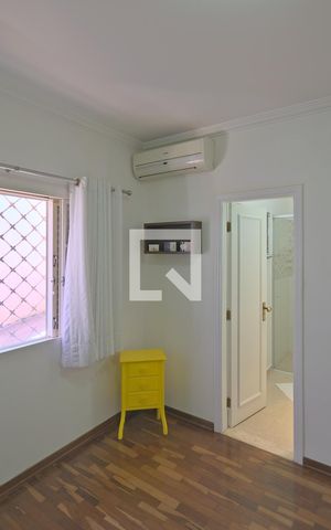 Casa à venda com 153m², 5 quartos e 2 vagas Casa à venda com 153m², 5 quartos e 2 vagasSuíte