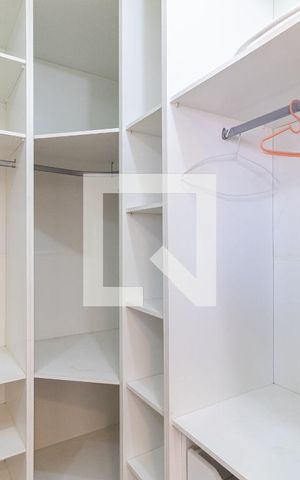 Apartamento à venda com 75m², 2 quartos e sem vagaCloset da Suíte