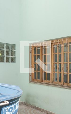 Casa à venda com 160m², 3 quartos e 2 vagas Casa à venda com 160m², 3 quartos e 2 vagasCorredor