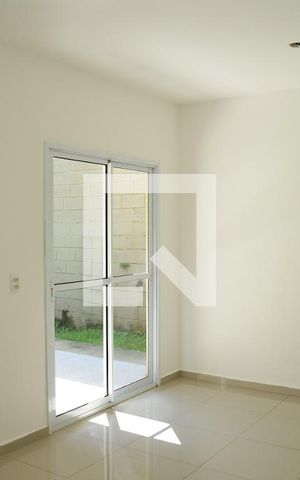 Casa de condomínio para alugar com 103m², 3 quartos e 2 vagasSala