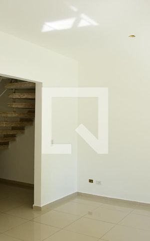 Casa de condomínio para alugar com 103m², 3 quartos e 2 vagasSala