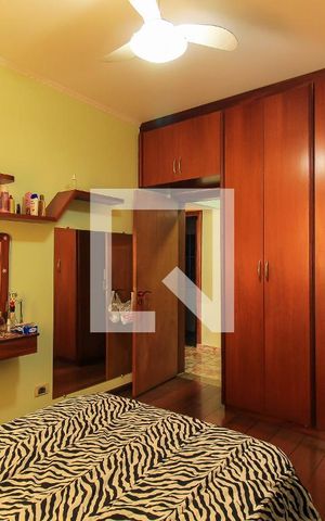 Casa à venda com 383m², 5 quartos e 8 vagas Casa à venda com 383m², 5 quartos e 8 vagasQuarto 2