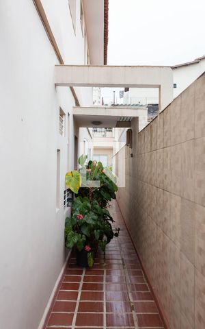Casa à venda com 220m², 3 quartos e 3 vagas Casa à venda com 220m², 3 quartos e 3 vagasCorredor
