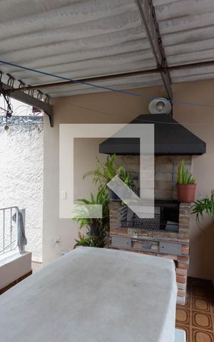 Casa à venda com 220m², 3 quartos e 3 vagas Casa à venda com 220m², 3 quartos e 3 vagasChurrasqueira