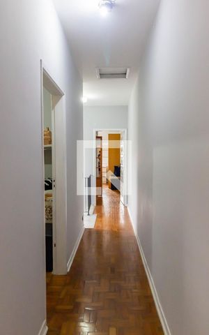 Casa à venda com 154m², 3 quartos e 2 vagas Casa à venda com 154m², 3 quartos e 2 vagasCorredor
