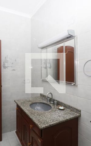 Casa à venda com 250m², 2 quartos e 4 vagasBanheiro
