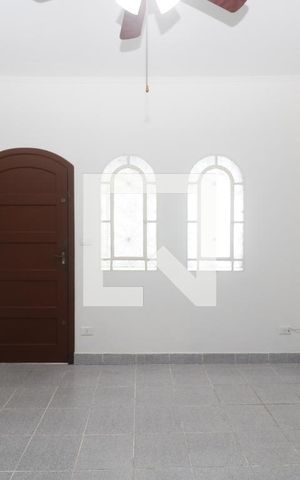 Casa à venda com 250m², 2 quartos e 4 vagasSala