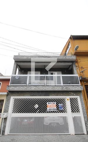 Casa à venda com 264m², 5 quartos e 2 vagasFachada
