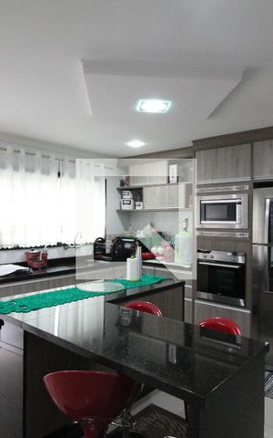 Casa à venda com 264m², 5 quartos e 2 vagasCozinha