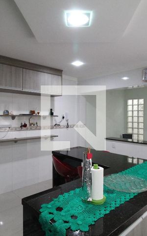 Casa à venda com 264m², 5 quartos e 2 vagasCozinha