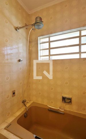 Casa à venda com 266m², 3 quartos e 4 vagasBanheiro do Quarto 2 - Suíte