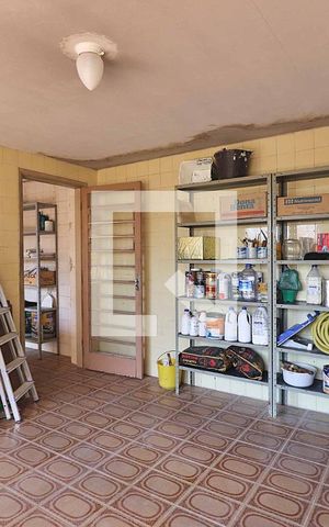 Casa à venda com 266m², 3 quartos e 4 vagasQuarto de Serviço