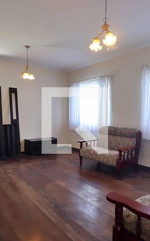 Casa à venda com 266m², 3 quartos e 4 vagasSala