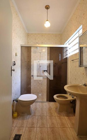 Casa à venda com 266m², 3 quartos e 4 vagasBanheiro Social