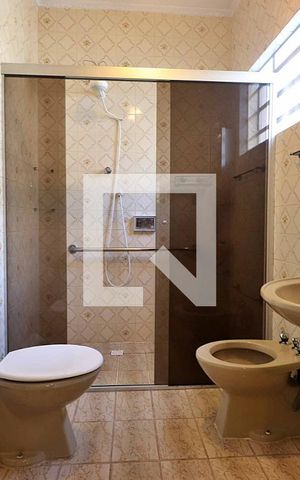 Casa à venda com 266m², 3 quartos e 4 vagasBanheiro Social